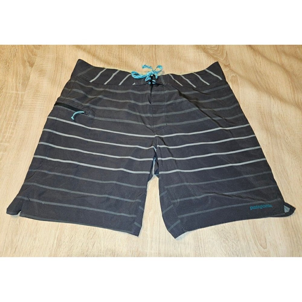 Patagonia Wavefarer Swim Surf Board Shorts Men’s 38 Gray Striped 9” Inseam